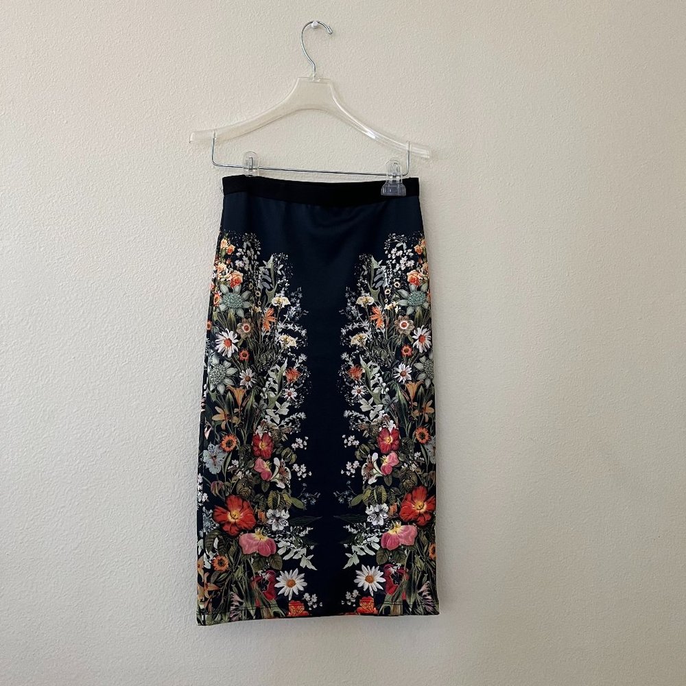 Forever 21 floral pencil skirt, size small =